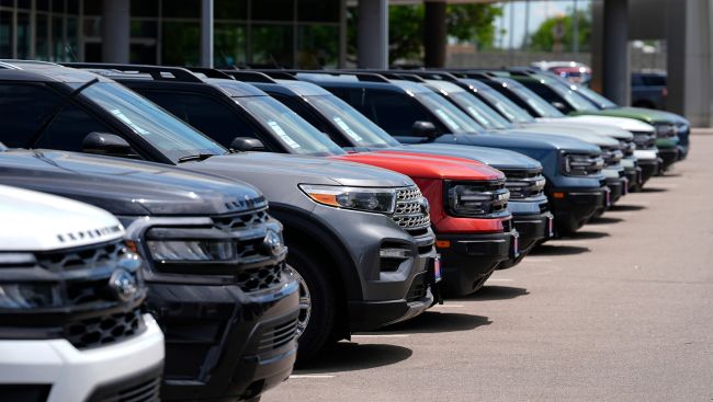 Car shopping trends and tips for 2026 from Edmunds